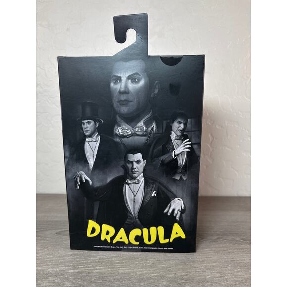 NECA Universal Monster Ultimate Dracula- Action Figure- NEW in Box - Picture 4 of 6
